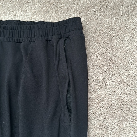 Alo Yoga Conquer Pant - Picture 4 of 8